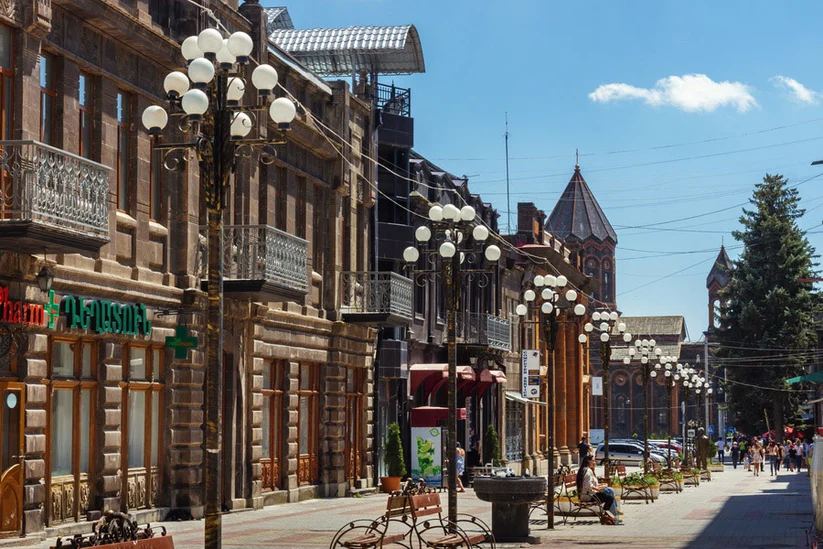 Gyumri City Tour, Black Fortress, Dzitoghtsyan Museum, Harichavank 3