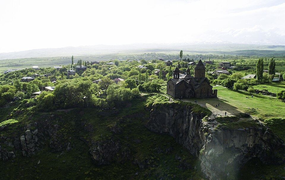 Oshakan, Karmravor Church, Saghmosavank & Hovhannavank Monasteries 4